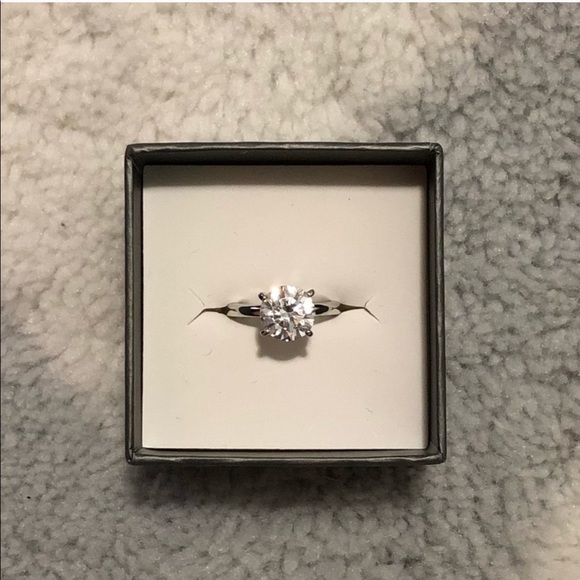 2CT CZ 💍 Engagement Ring SZ 4 NEW - Picture 2 of 4